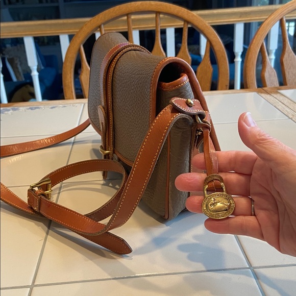 ⭐Dooney & Bourke Vintage Pebbled Leather Crossbody - Picture 2 of 12